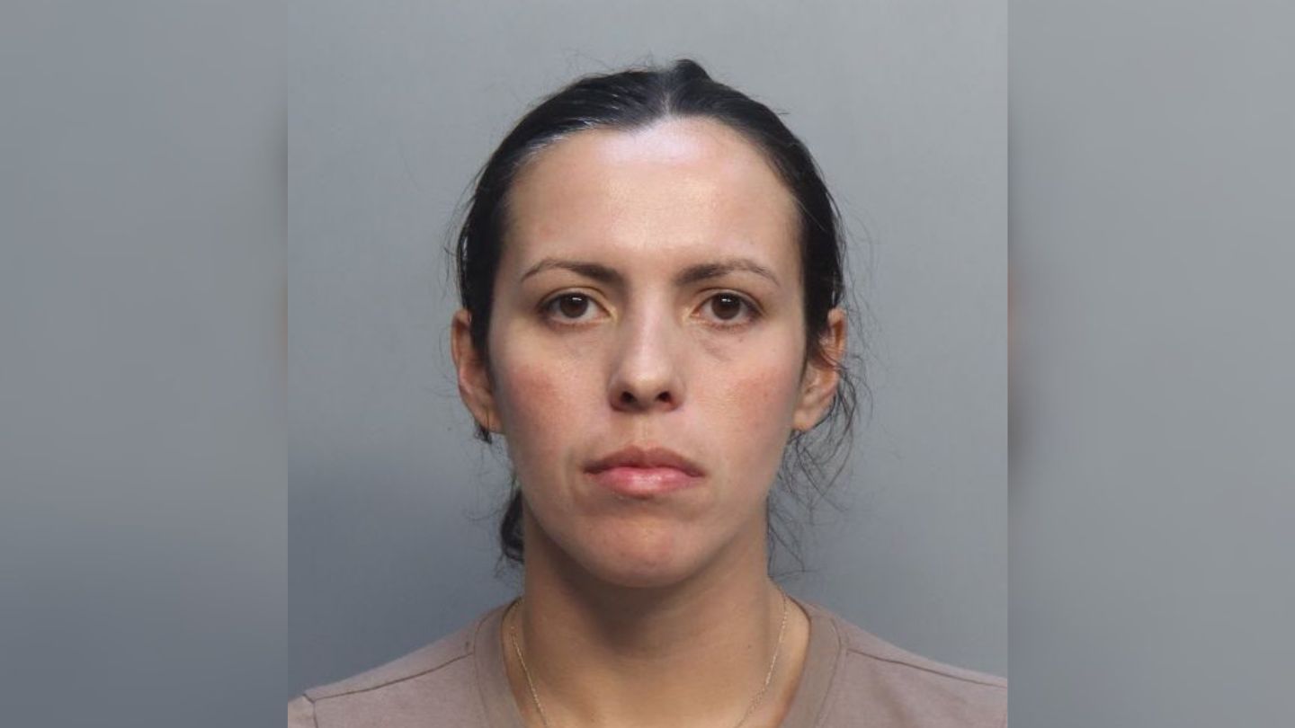 Maestra arrestada por agredir a niño autista en escuela cristiana de Hialeah