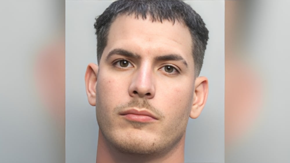 Operación encubierta permite el arresto de un cubano por cargos graves en Miami-Dade