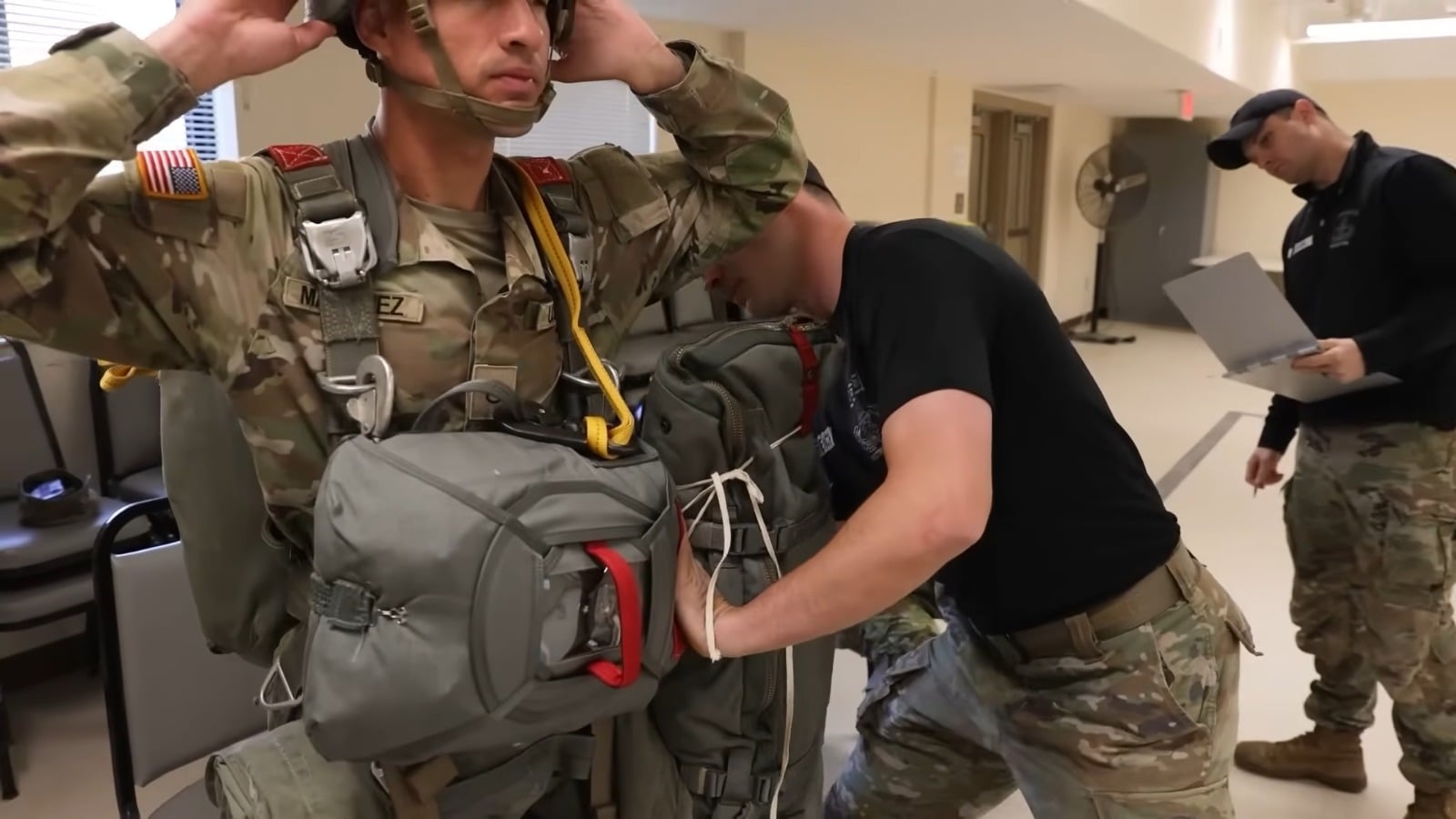 ¿Qué cubanos escapan del reclutamiento automático para el servicio militar en EEUU?