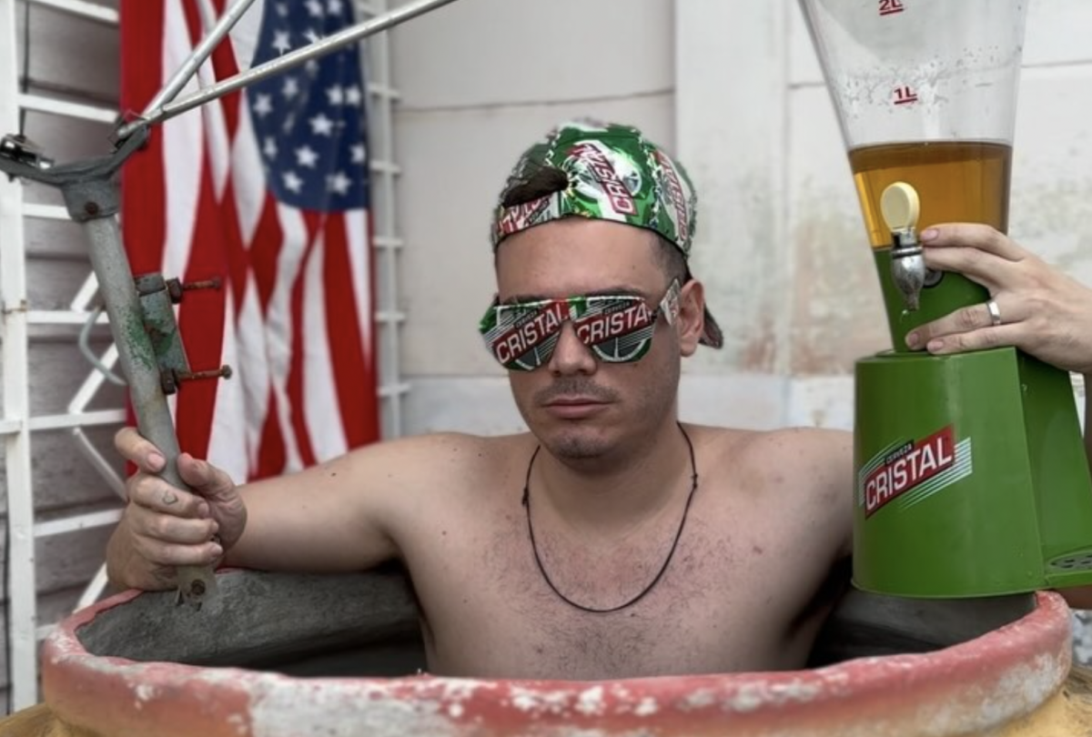 Sandro Castro promete cerveza de por vida a quien nombre a su hija “Cristachh”