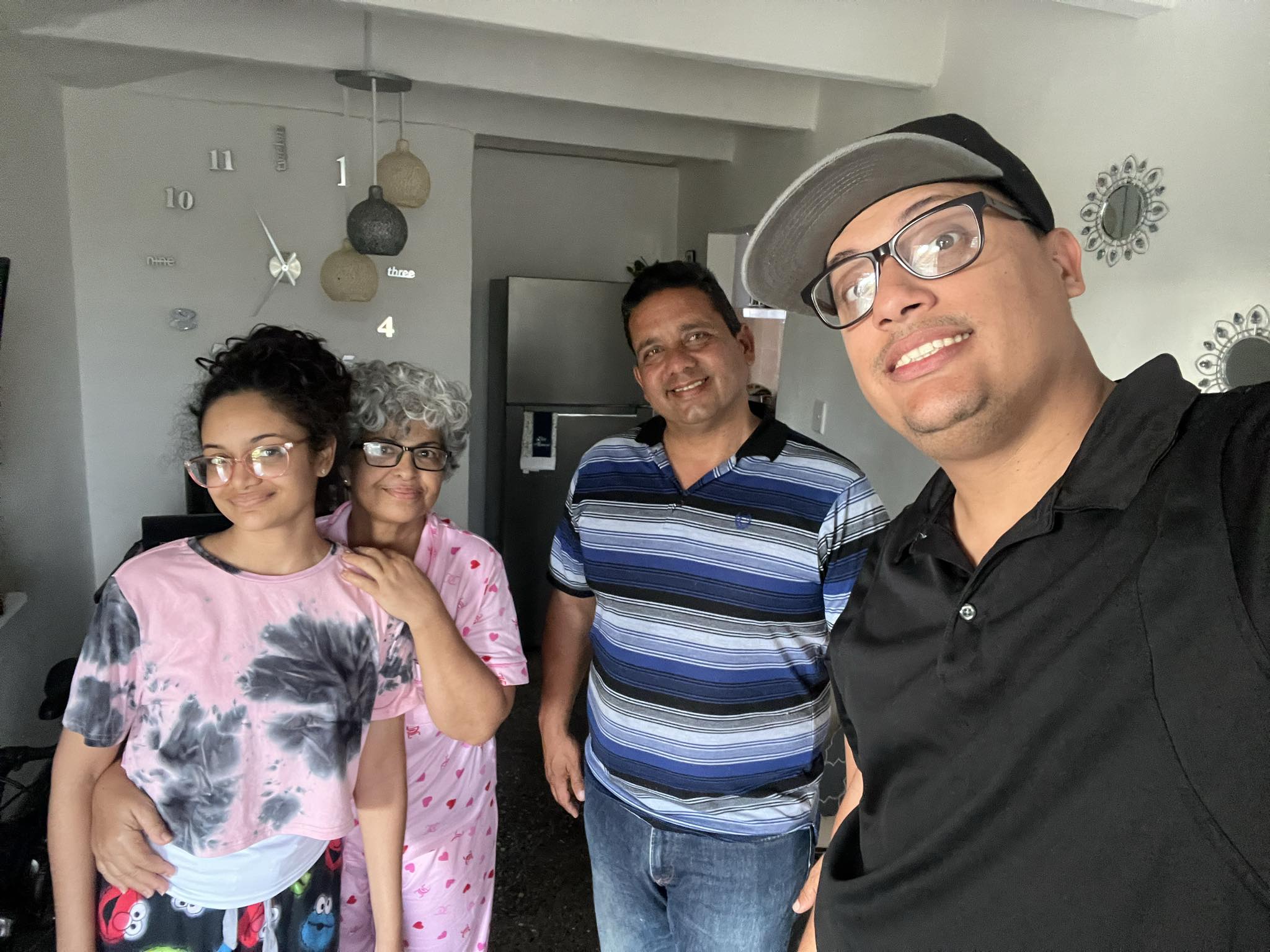 “Oren por nosotros”: Seguridad del Estado cita a joven religioso que mostró su apoyo a la familia de Anna Bensi