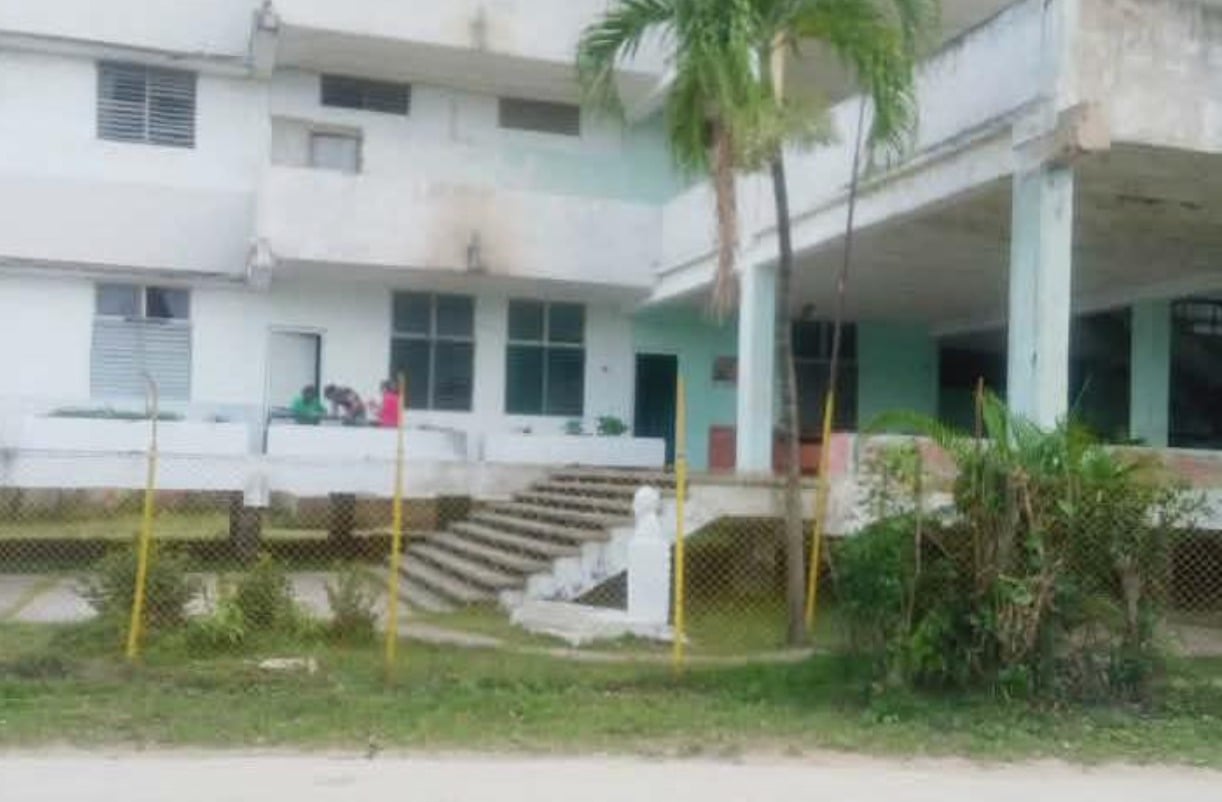 Alarma por venta del químico en una escuela secundaria en Cuba
