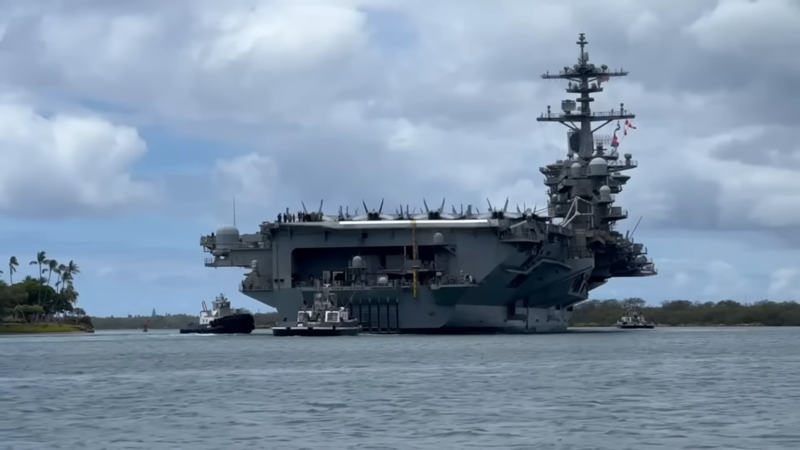 Así es el portaaviones USS Abraham Lincoln con el Trump amenaza a Cuba (1)
