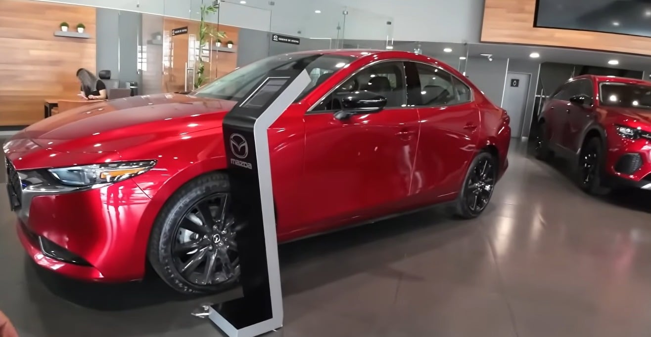 Cimex promociona venta de un auto usado por más de 20 mil dólares y desata las críticas