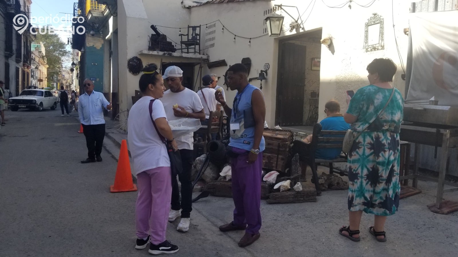 Cubanos dentro de la isla temen una salida violenta a la crisis, según Reuters