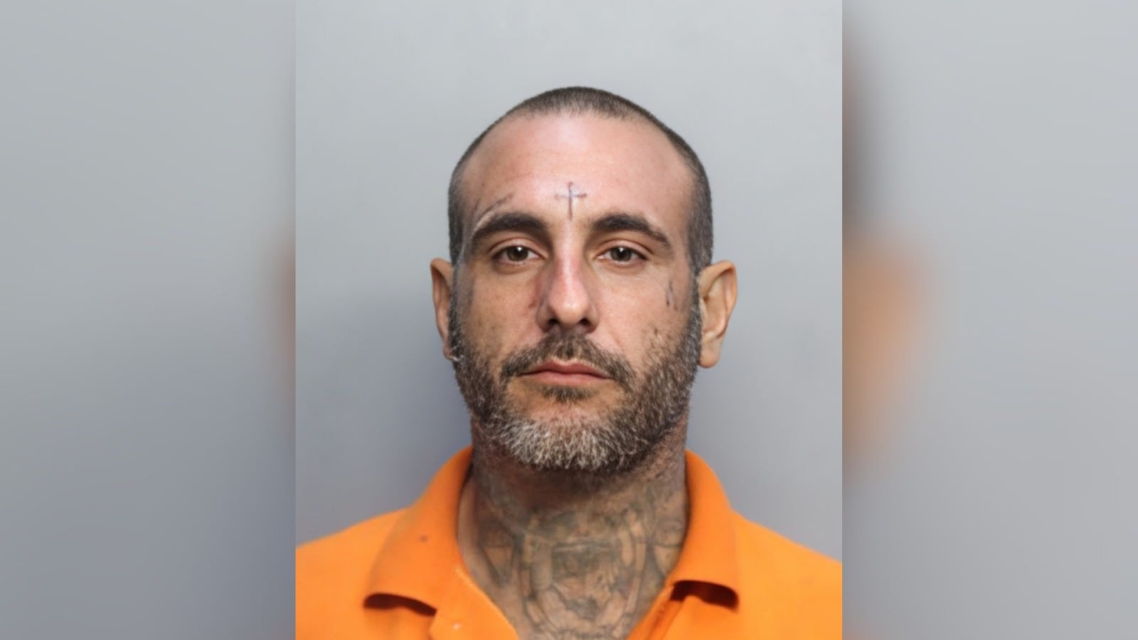 Detienen a hombre en Miami-Dade acusado de mostrar sus genitales a un vecino