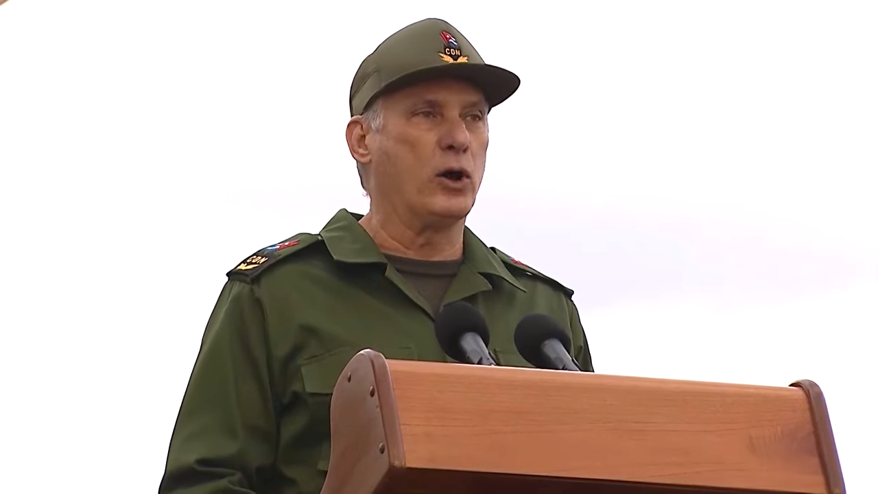 El presidente de Cuba Miguel Díaz-Canel acepta ser un dictador pero “extraño”