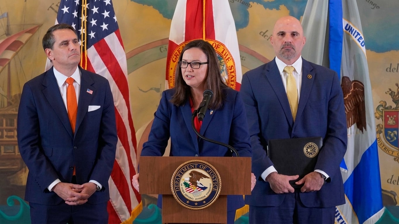 Exfiscal de Florida explica qué sigue en el caso de Raúl Castro tras la presentación de cargos en EEUU