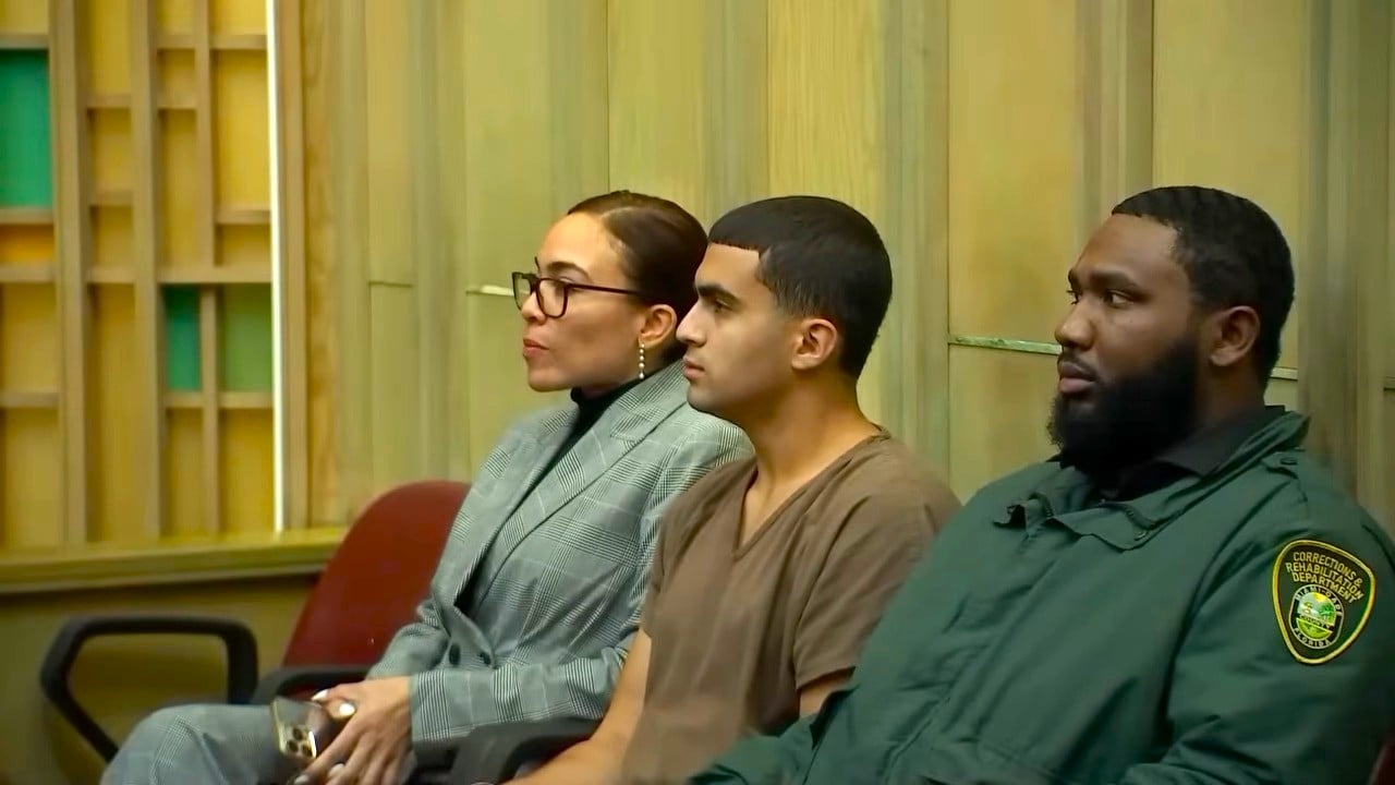Nuevas imágenes del matricidio de Derek Rosa en Hialeah: evidencias que no fueron vistas por un jurado
