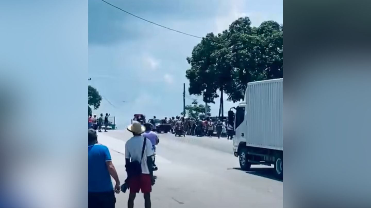 Vecinos protestan frente a oficinas del gobierno en San Miguel del Padrón por los apagones
