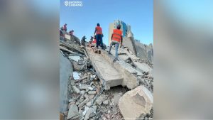 Labores de rescate tras los terremotos en el norte de Venezuela