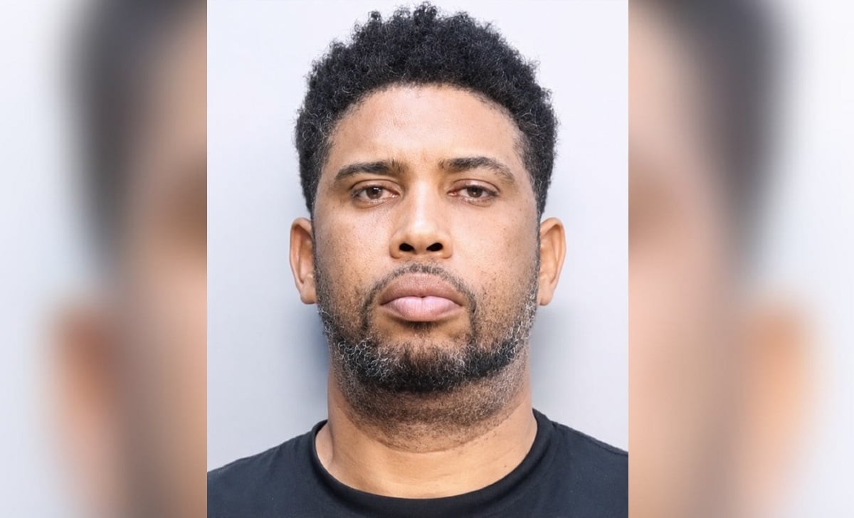 Cubano detenido por robo de zapatillas.