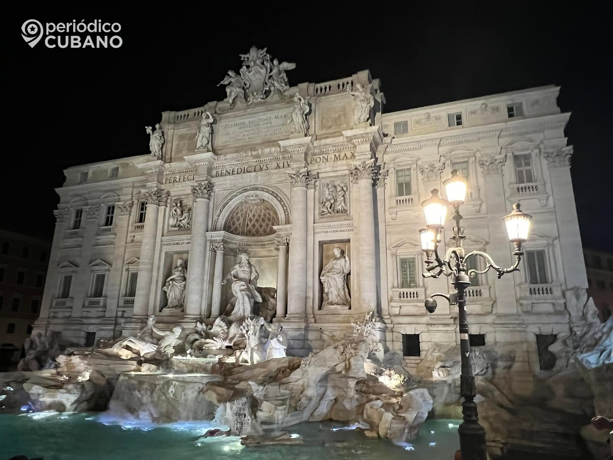 La Fontana de Trevi en Roma, Italia