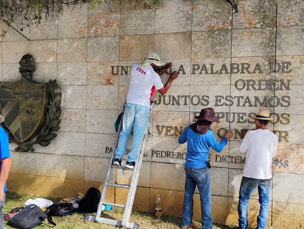 Obreros dan acondicionamiento al Complejo Escultórico Comandante Ernesto Che Guevara, en Santa Clara