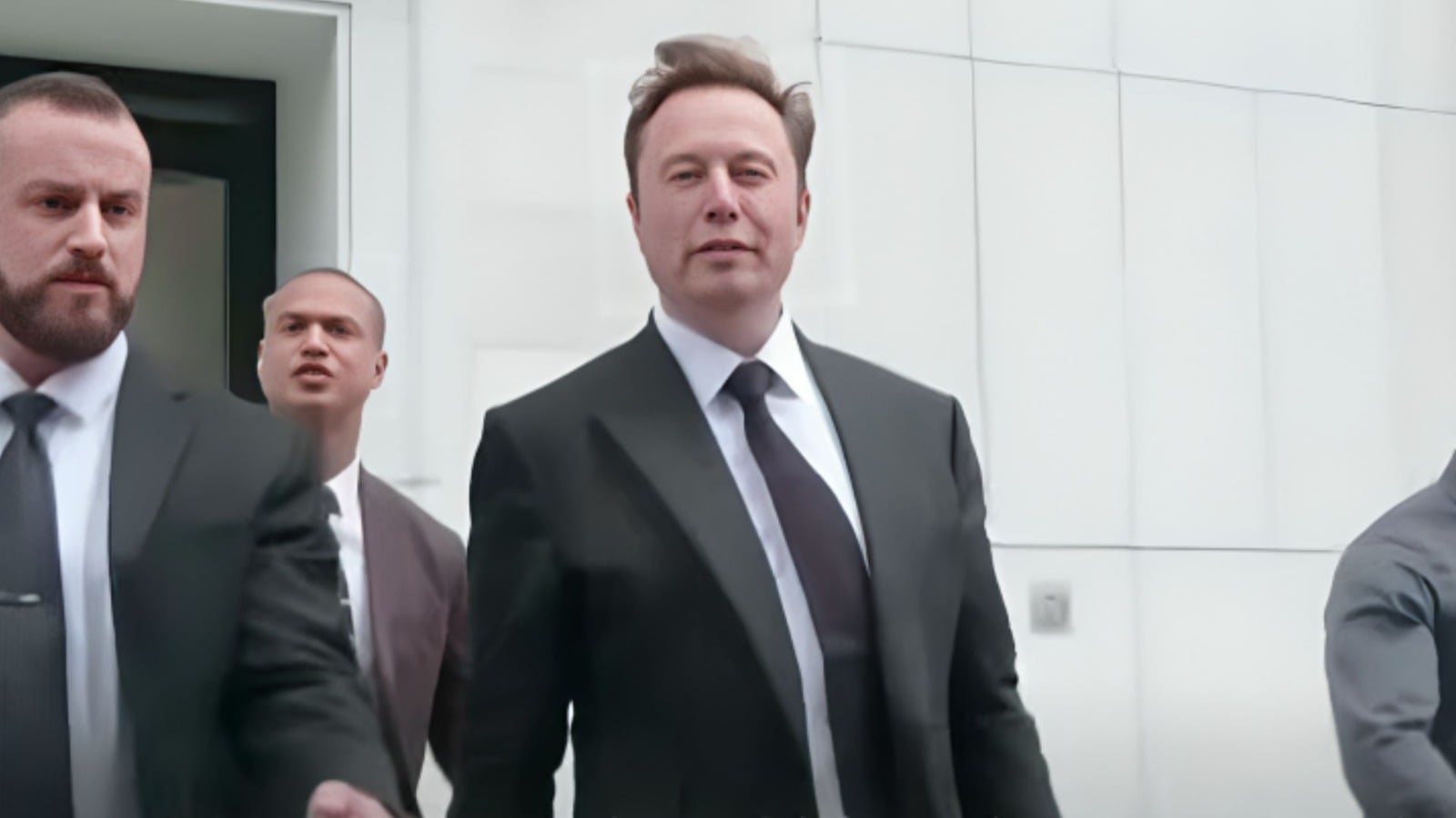 SpaceX sacude Wall Street y convierte a Elon Musk en el primer billonario de la historia
