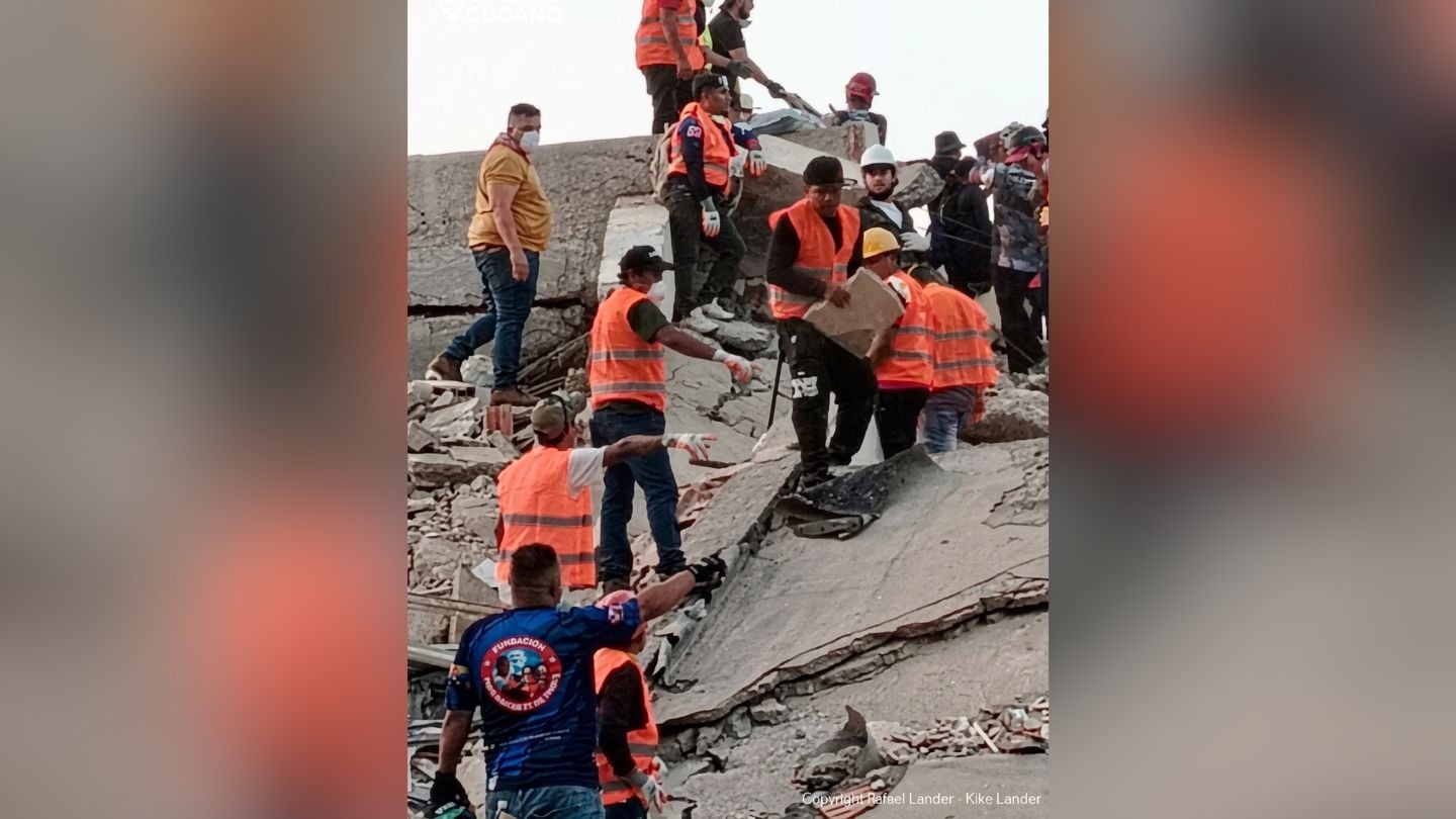 Labores de rescate tras los fuertes terremotos en Venezuela 