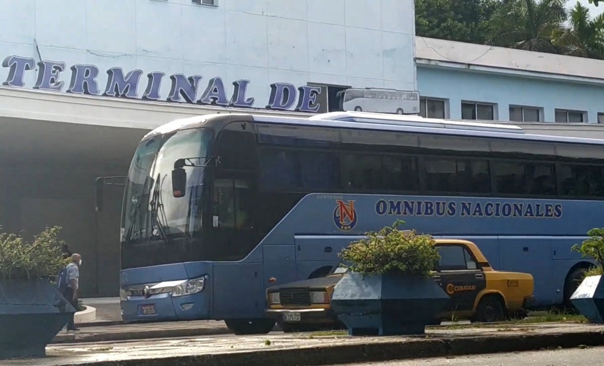 Las medidas buscan lidiar con la grave escasez de combustible en el país. (Captura de pantalla © Cuban News Agency-YouTube)