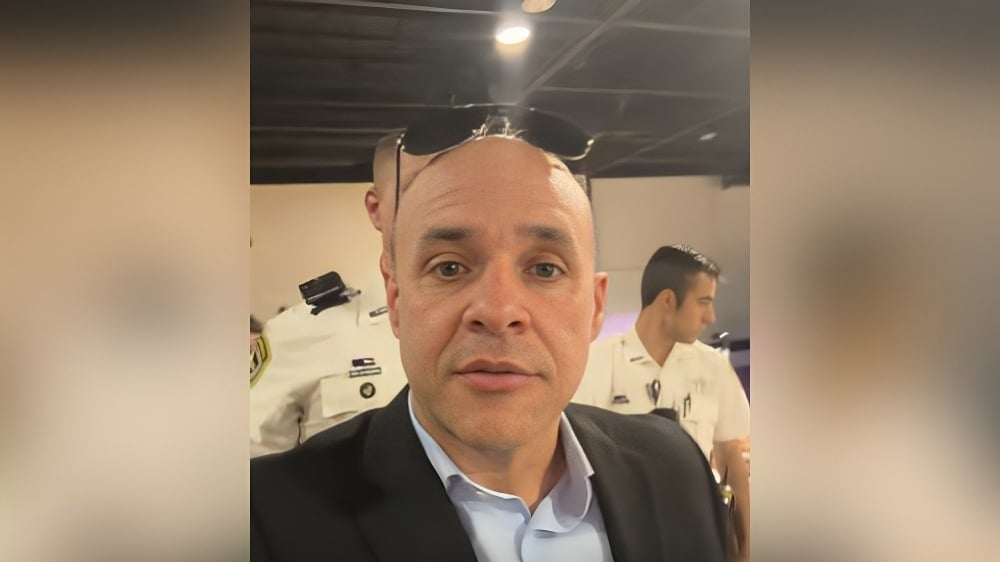 Padre expulsado de la graduación de su hija en EEUU por mostrar una bandera cubana 3