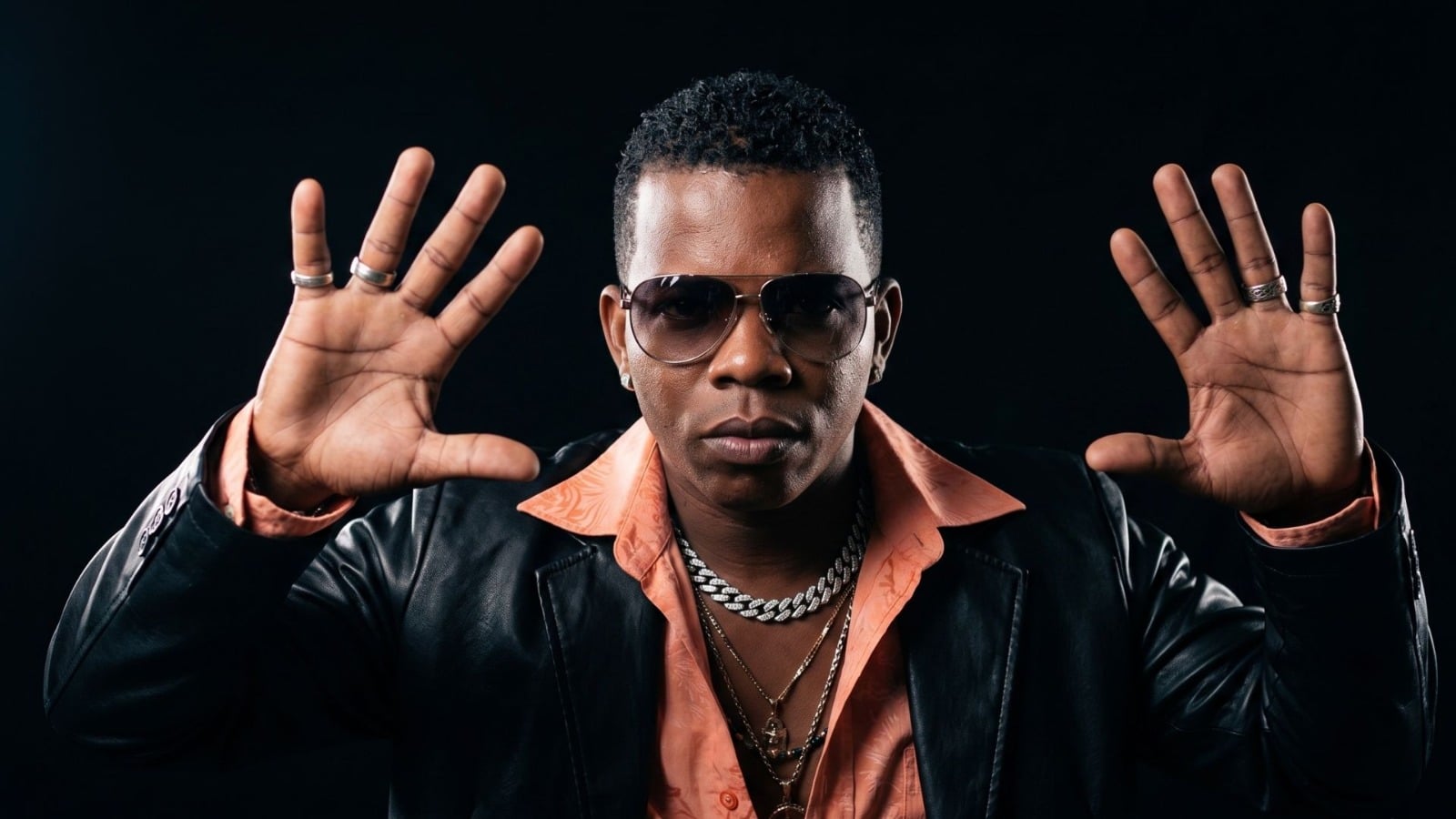 Biografía de Yamir Robinson Puente “el Teacher” de Kola Loka