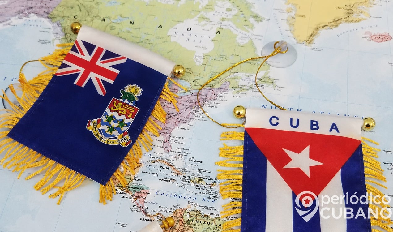 Bandera de Cuba y de Islas Caimán.