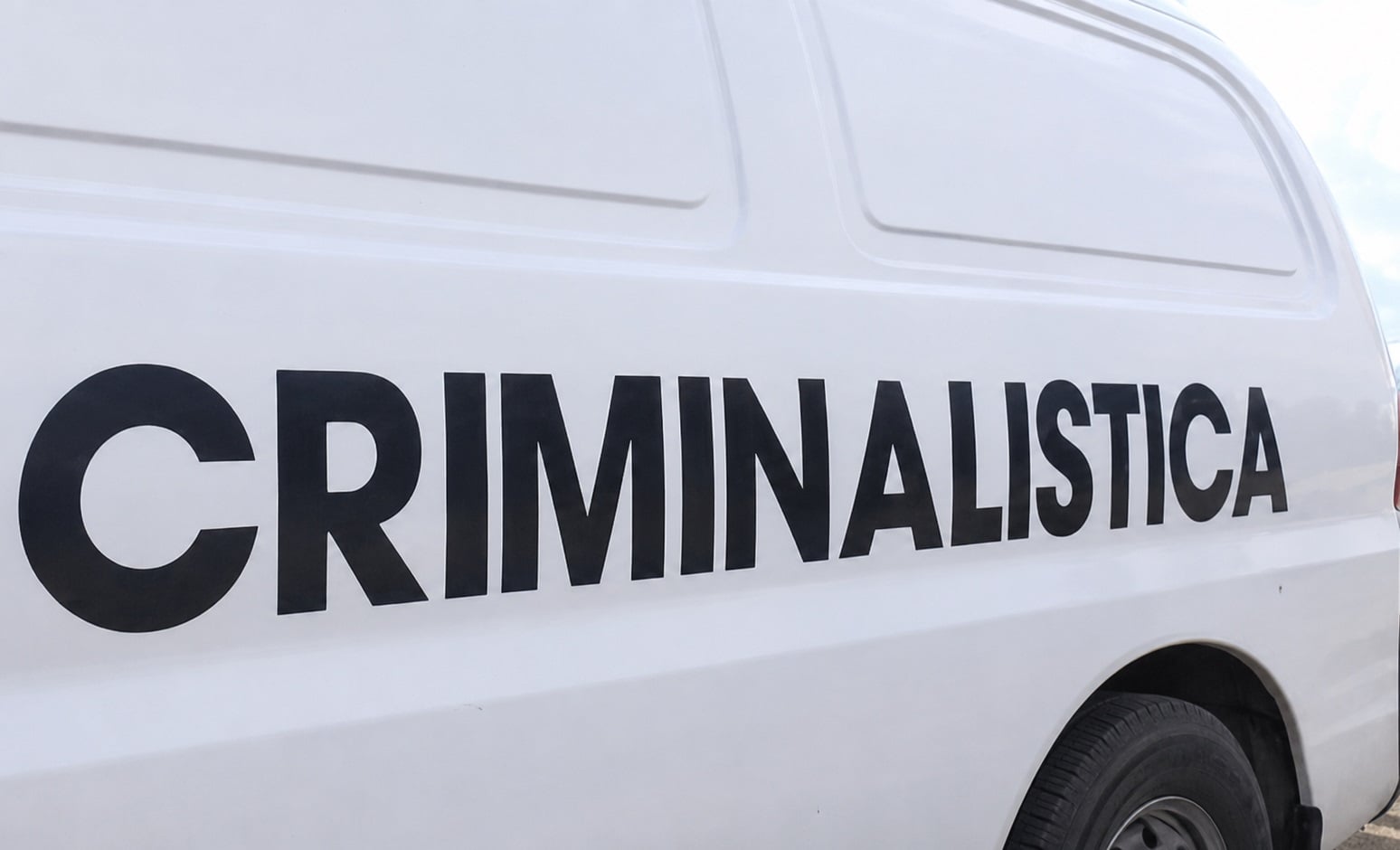 Camioneta de criminalística en Cuba.