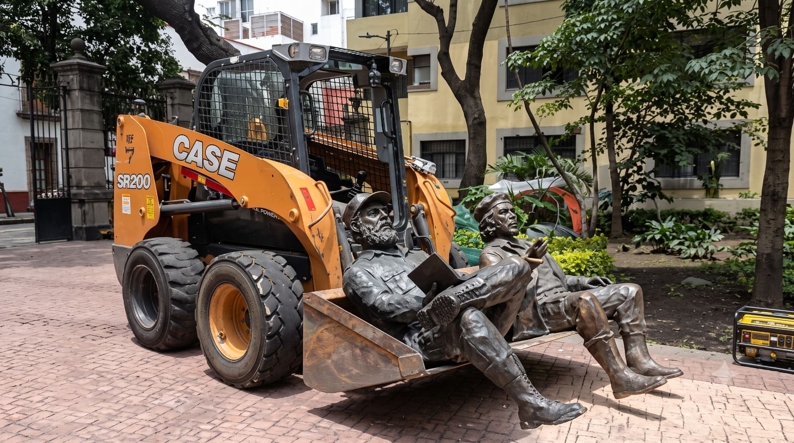 Gobierno de México reconstruirá las estatuas de Fidel Castro y El Che