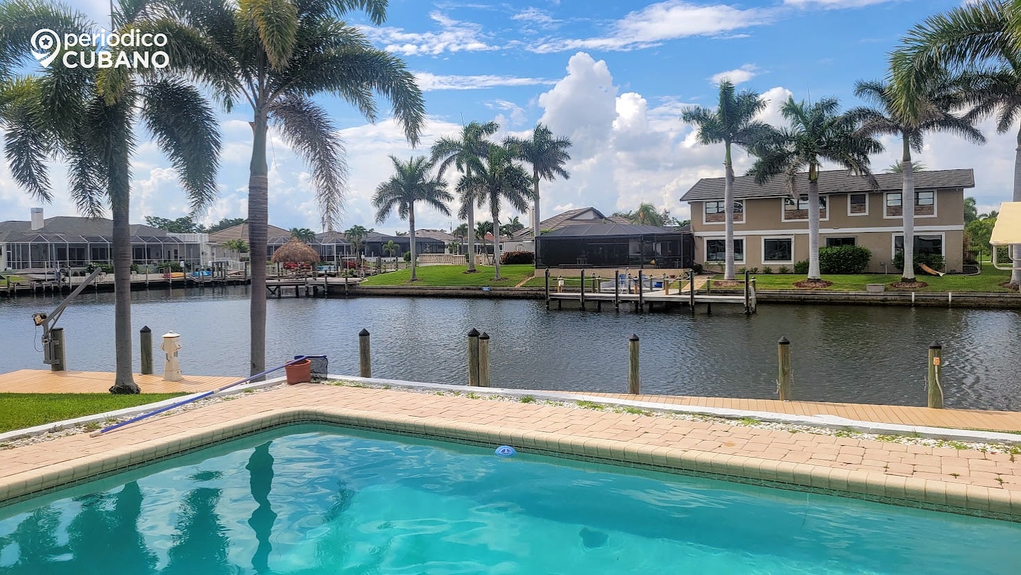 Cubanos alertan sobre un excesivo pago extra al comprar una casa en Cape Coral