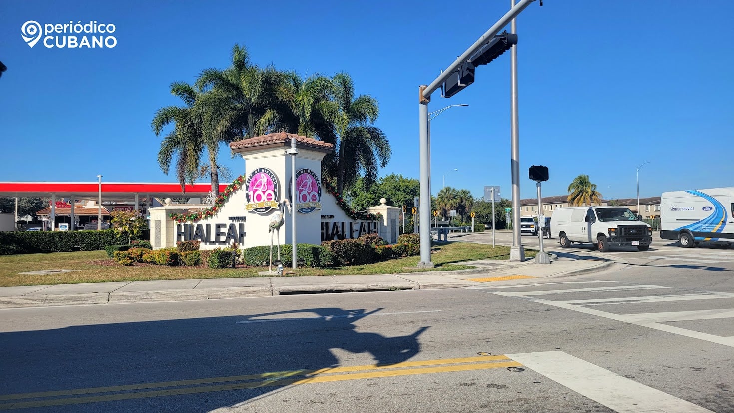 Hialeah pausa multas por irregularidades en las áreas verdes frente a casas