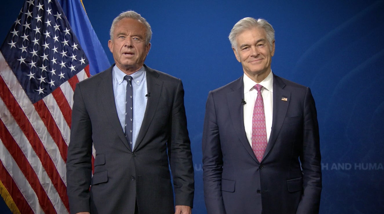 El secretario de Salud, Robert F. Kennedy Jr., y el administrador de los Centros de Servicios de Medicare y Medicaid, Mehmet Oz