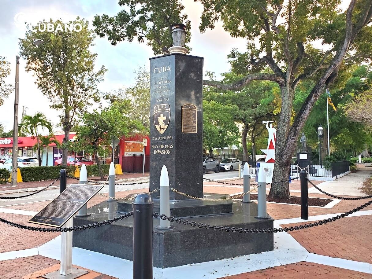 Publican imágenes del ataque al Monumento a la Invasión a Bahía de Cochinos en La Pequeña Habana1 (1)