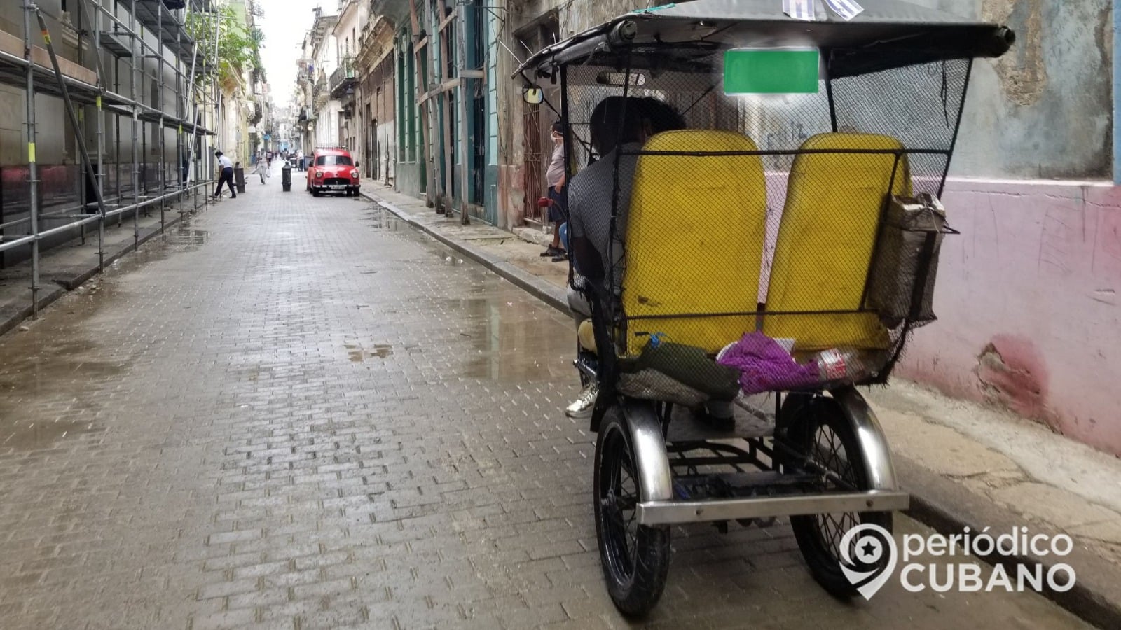 Un bicitaxista cobra menos a quienes no pueden pagar y conmueve a la comunidad cubana