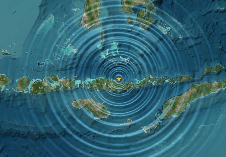 Terremoto de magnitud 7.7 sacude hoy a Indonesia