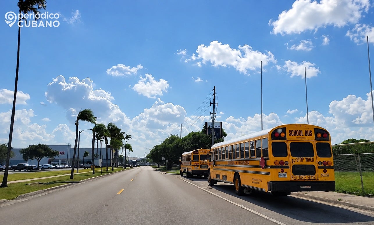 Imagen ilustrativa de unos autobuses escolares en Florida.