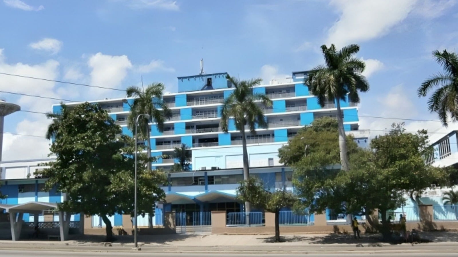 Ayuda desde España busca sostener al Hospital William Soler ante los apagones que afectan a Cuba