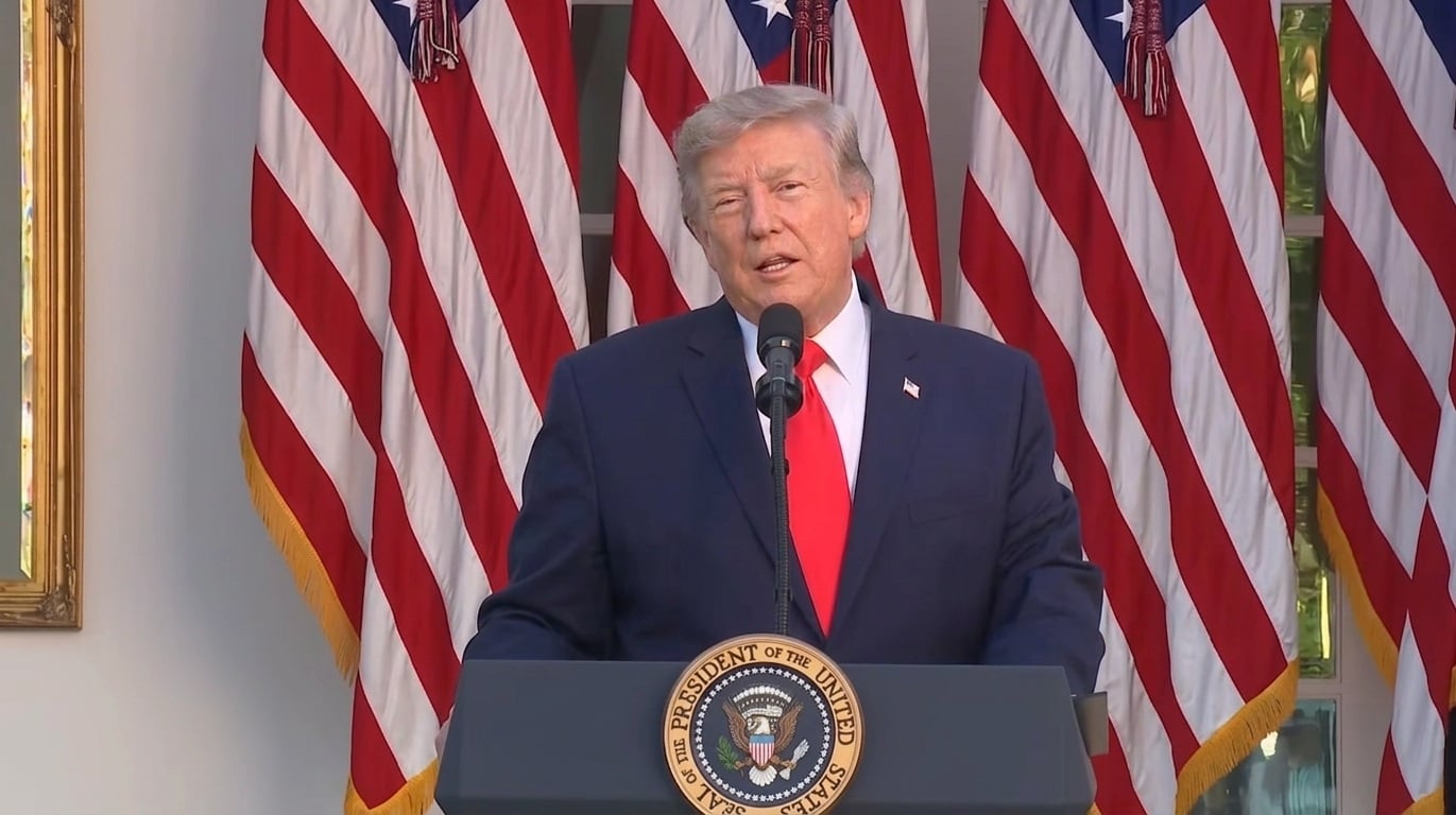 Bloomberg Trump prefiere una estrategia de sanciones en lugar de una intervención militar contra Cuba