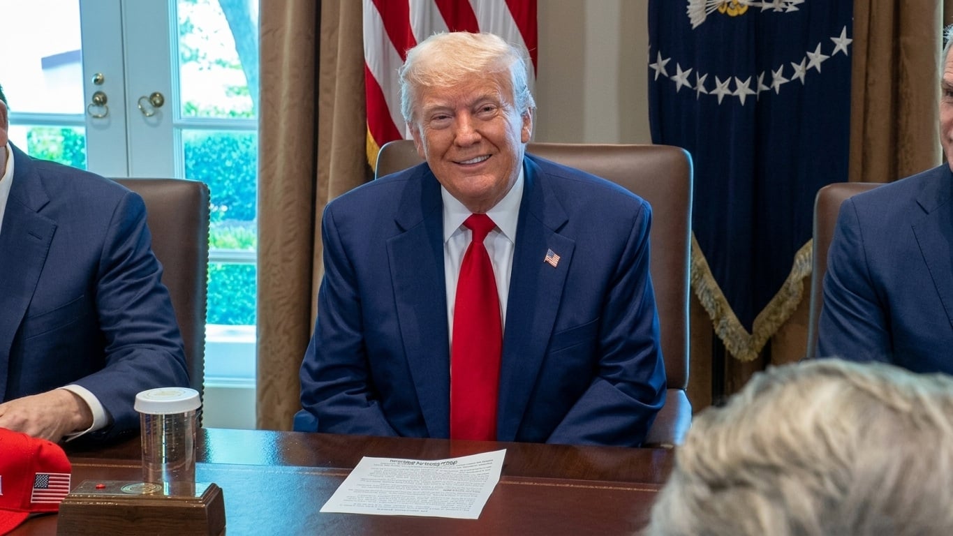 Médicos independientes señalan riesgos en la salud del presidente Donald Trump