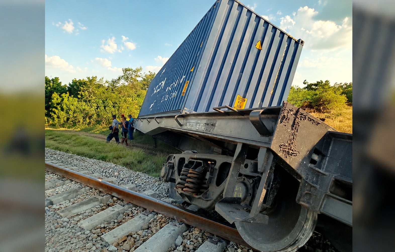 Descarrilamiento en Camagüey deja trenes de pasajeros detenidos