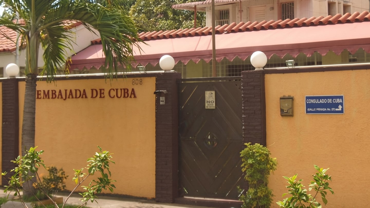 diplomáticos cubanos expulsados de Dominicana