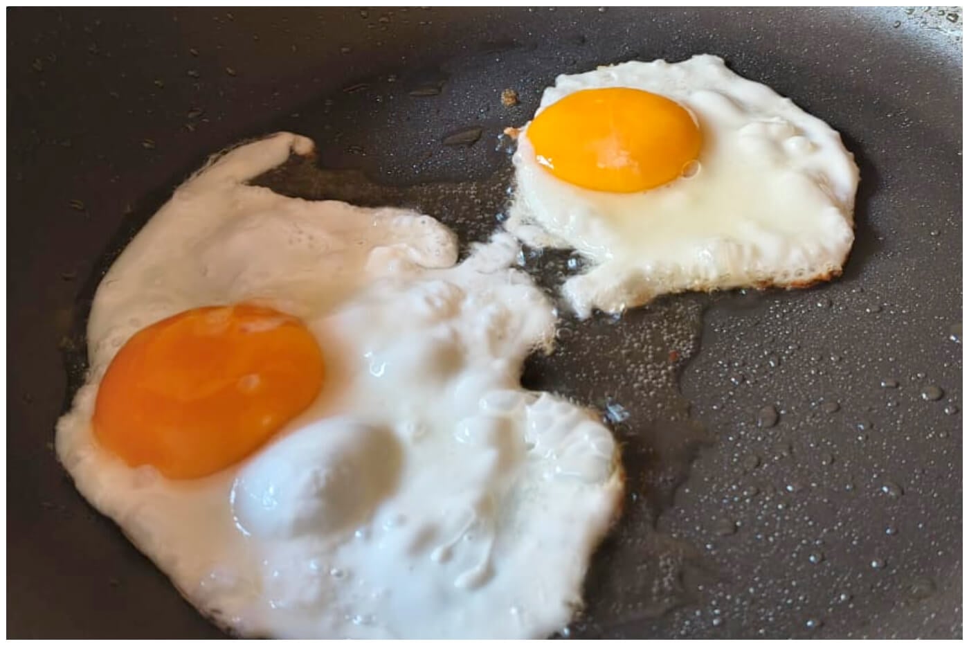 Huevo frito estrellado. Imagen de referencia.