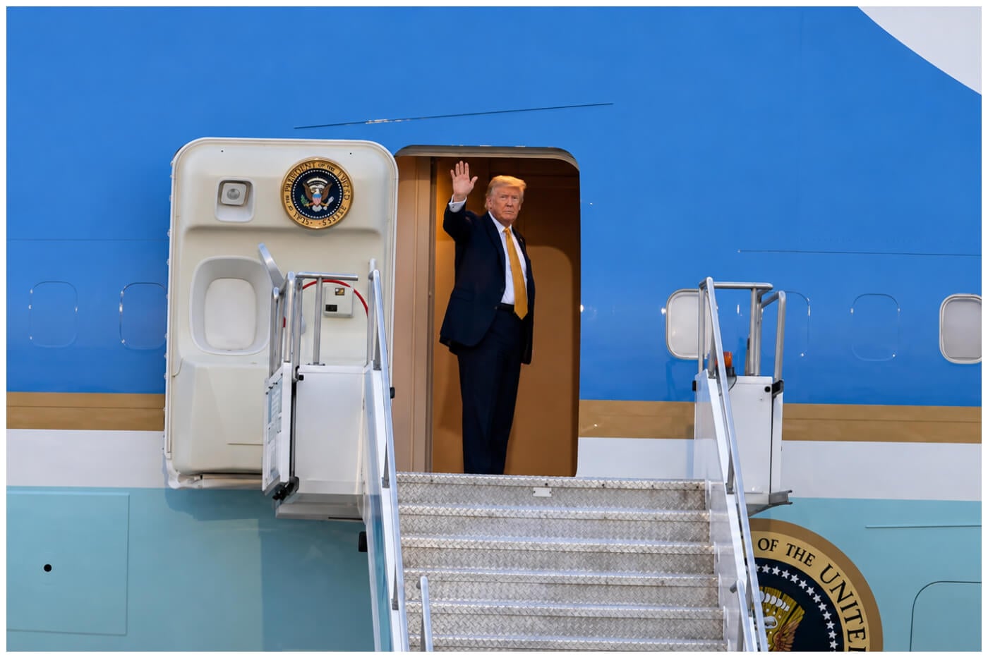 El presidente Donald Trump viaja siempre en el Air Force One, pero por emergencia cambió.
