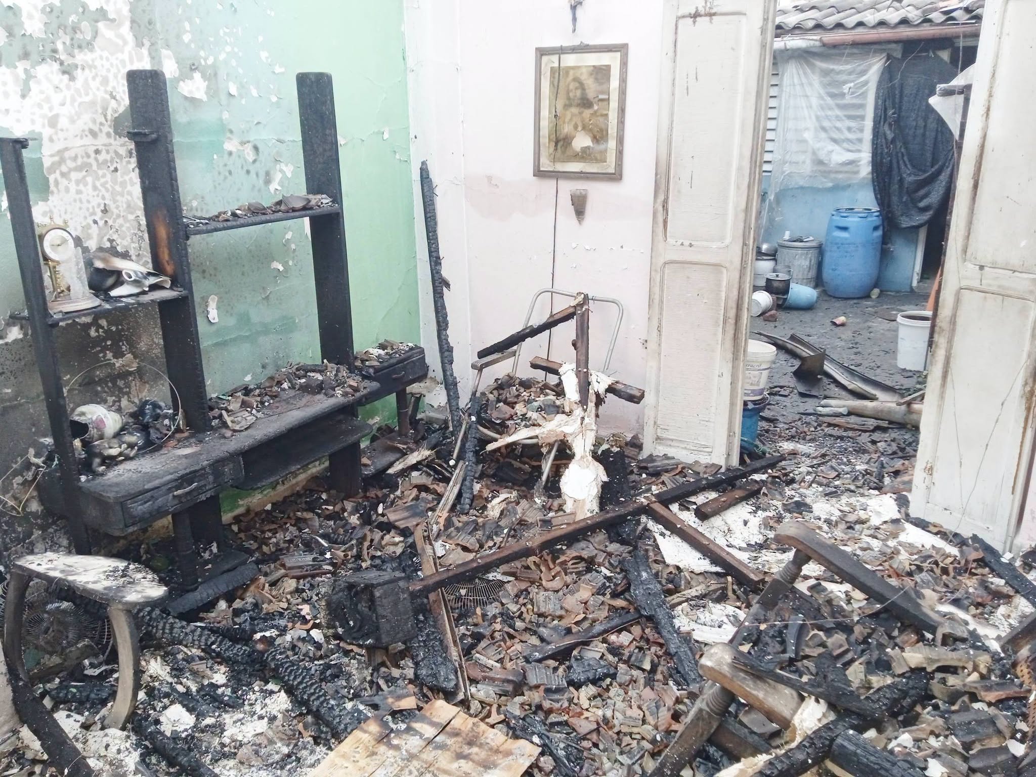 Bombero revela datos de la destrucción del incendio ocurrido en pleno centro de Santiago de Cuba