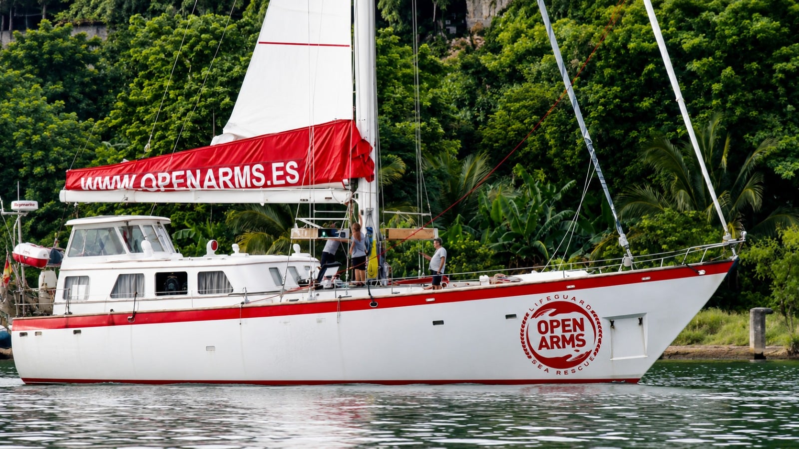El velero Astral de Open Arms llega a Cuba con ayuda humanitaria