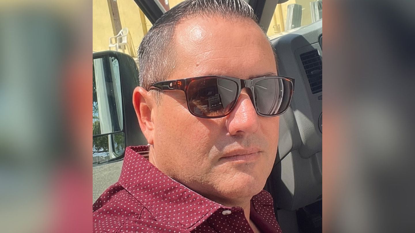 Habla hermana de cubano fallecido en el accidente de avión de Amazon en Miami