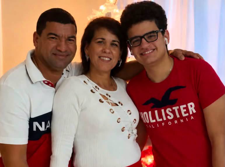 Las historias de los cinco cubanos muertos en el accidente del avión de Amazon en Miami