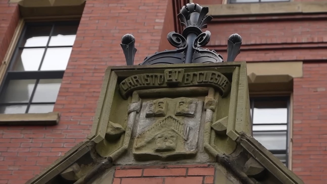 Universidad de Harvard.
