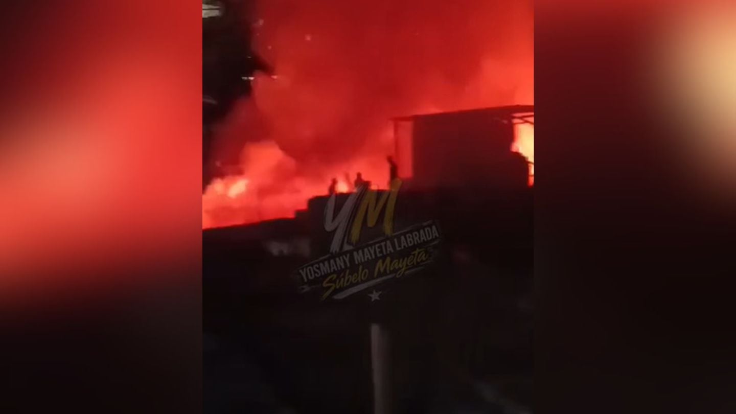 Incendio en pleno centro de Santiago de Cuba