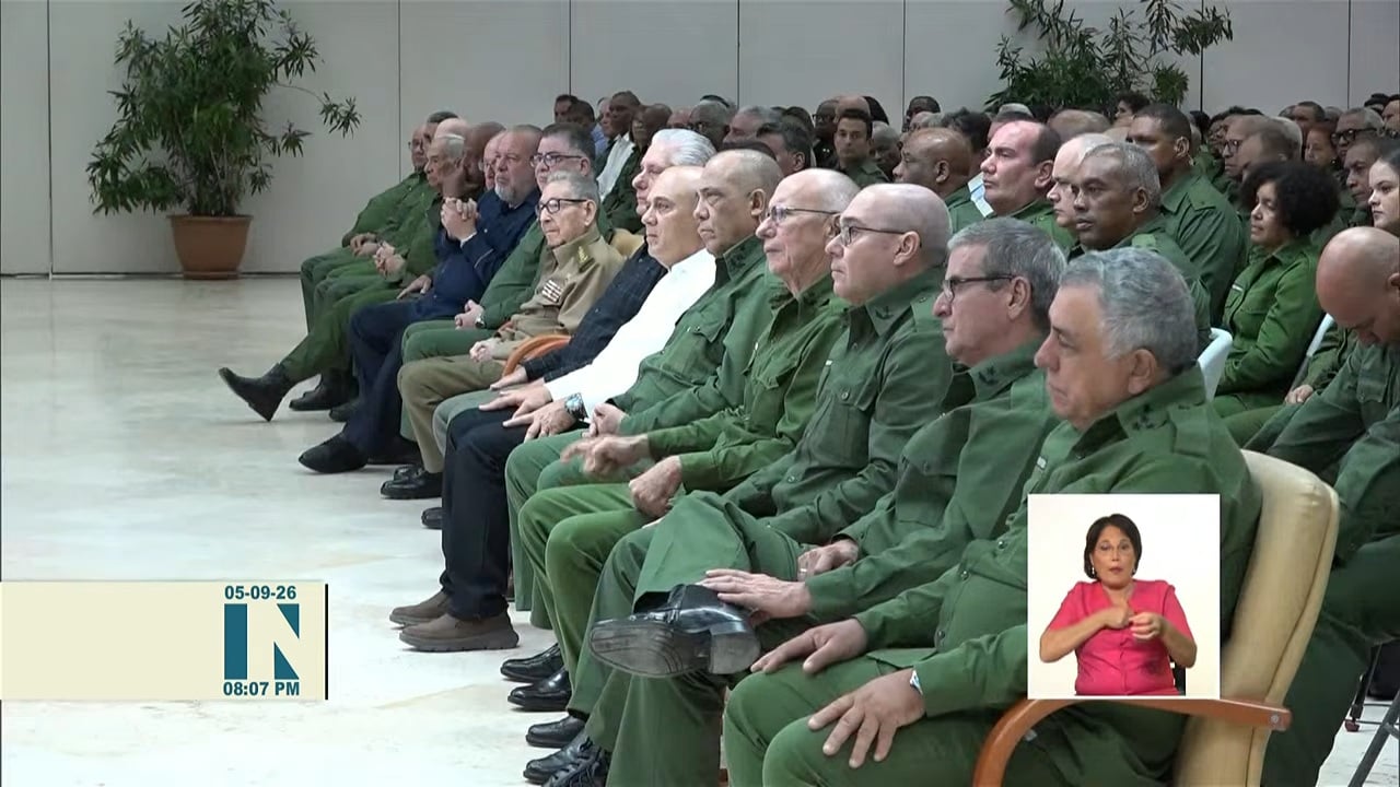 Raúl Castro reaparece en la televisión cubana tras rumores de su muerte o grave enfermedad