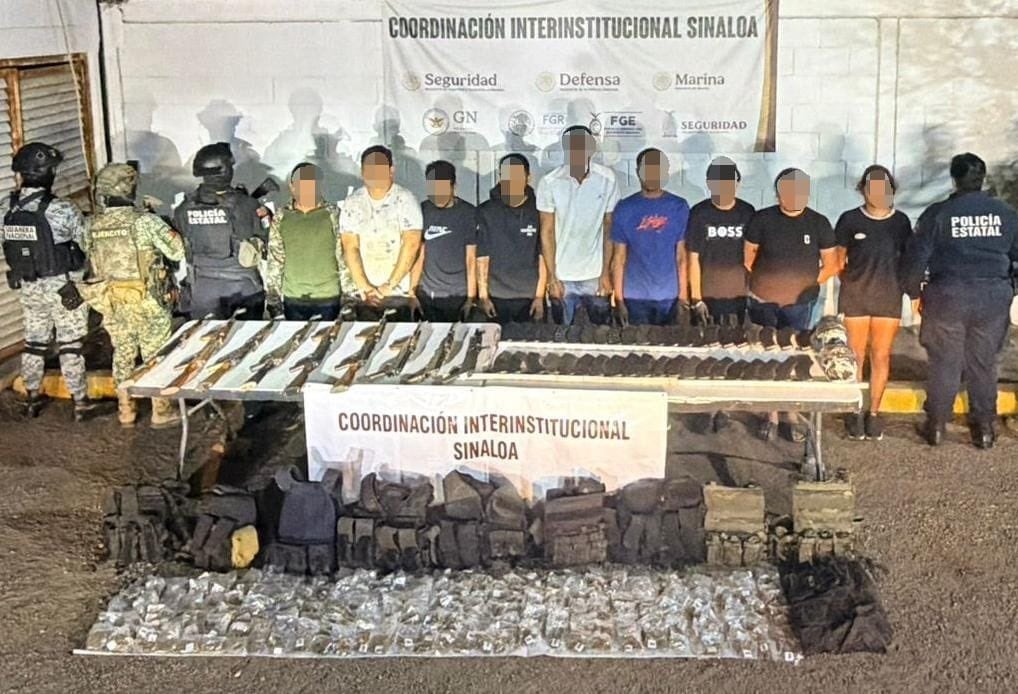 Cubano detenido con un arsenal en México.