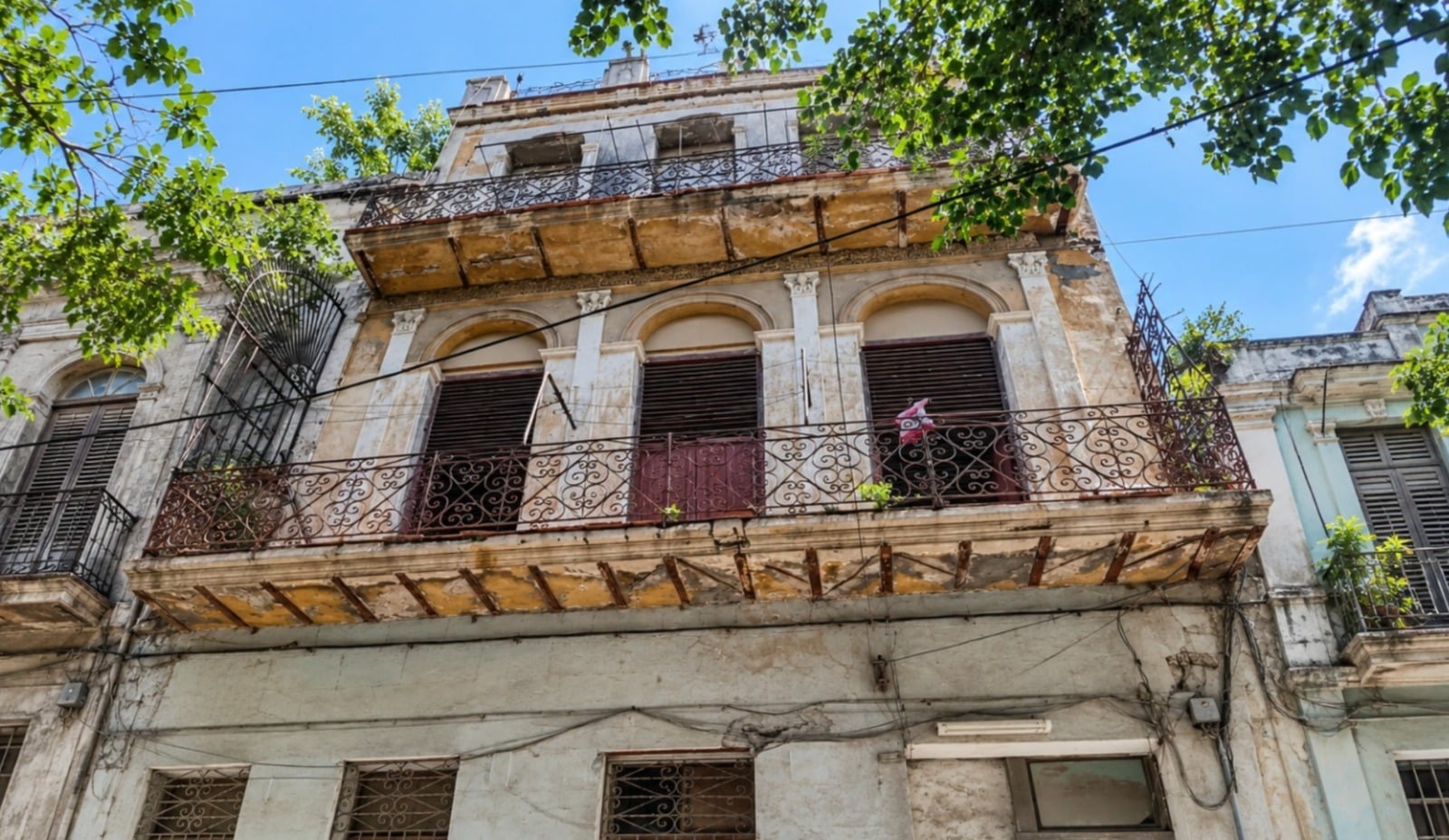 Venden un edificio completo en el casco histórico de La Habana por 200.000 dólares