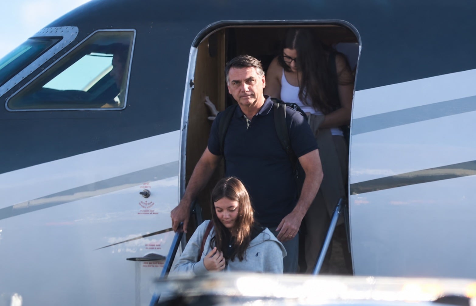 Flavio Bolsonaro y su familia llegando a Miami